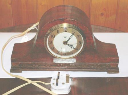 Smiths'Sectric' clock in wooden case
